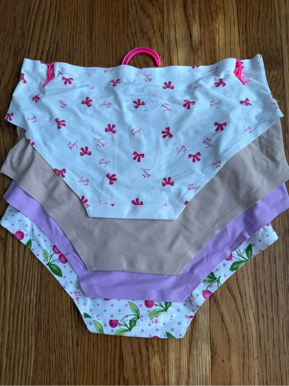 Betsey Johnson 4 pack no show underwear New M